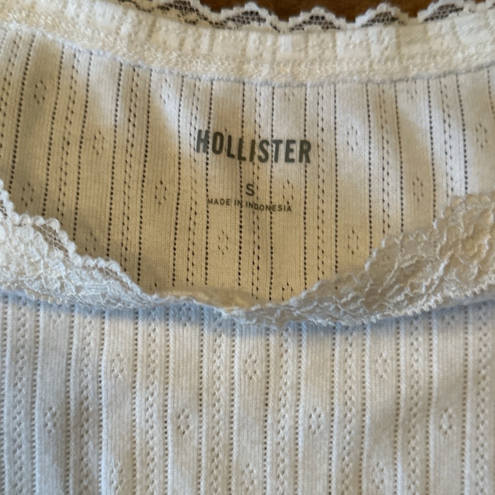 Hollister Women's Off-White Ribbed Long Sleeve Top - Picture 2 of 4